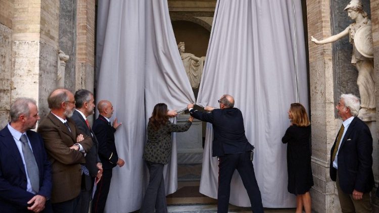 Der Vorhang wird gelüftet