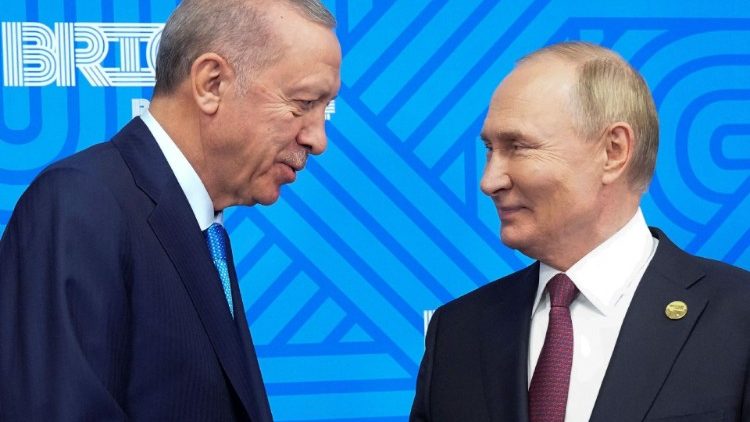 Il presidente russo Putin e quello turco Erdogan al vertice dei Paesi "Brics" a Kazan