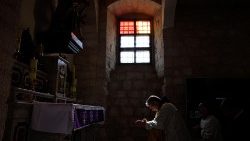 Los frailes franciscanos prestan apoyo espiritual a los cristianos de Tierra Santa.