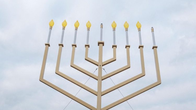 Нацыянальная Менора запалена падчас святочнай цырымоніі пачатку  Ханукі каля Белага дома ў Вашынгтоне