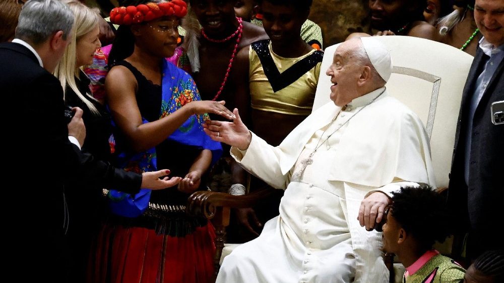 Афрыканскі цырк CircAfrica на агульнай аўдыенцыі ў Ватыкане