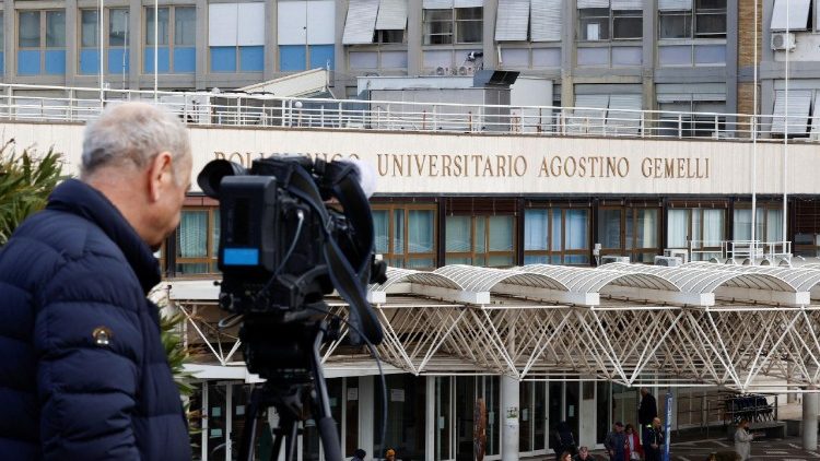 Pope hospitalised for bronchitis treatment in Rome