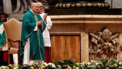 Kardinolas J. T. de Mendonca popiežiaus vardu Šv. Petro bazilikoje vadovauja Menininkų jubiliejaus mišioms