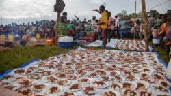 Wakimbizi wakimbilia Burundi mashariki mwa Kongo huku mapigano yakiendelea Kivu Kusini.Hiki ni chakula kwa ajili ya wakimbizi