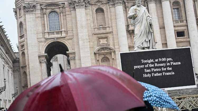 Pope Francis continues treatment at Gemelli hospital