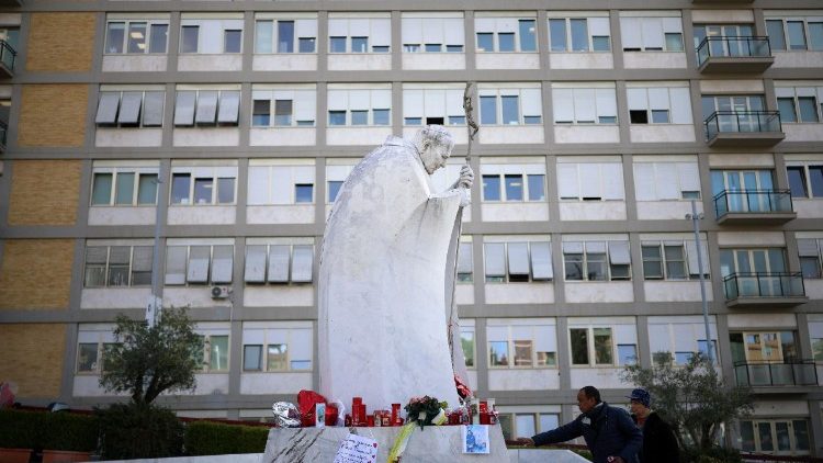 Pope Francis continues treatment at Rome's Gemelli Hospital