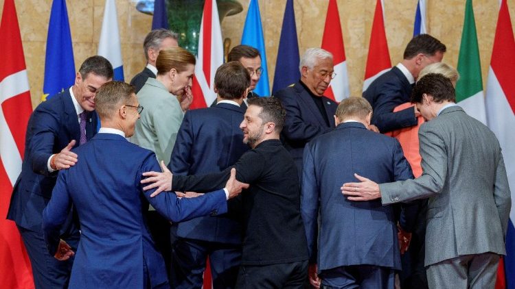 ब्रिटेन के प्रधानमंत्री स्टार्मर ने लंदन में यूरोपीय नेताओं की मेजबानी की