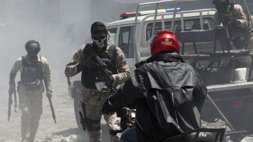 Violencia en Haití: Más de 40 mil desplazados en tres semanas