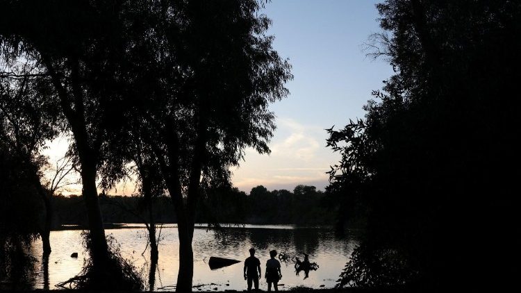 காடும் நீரும்