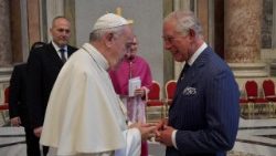 Popiežius Pranciškus ir Velso princas Karolis 2019 10 13