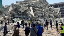 Edificio crollato a Bangkok in seguito al terremoto