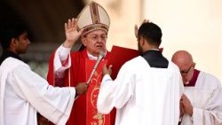 திருப்பலியின்போது கர்தினால் Leonardo Sandri