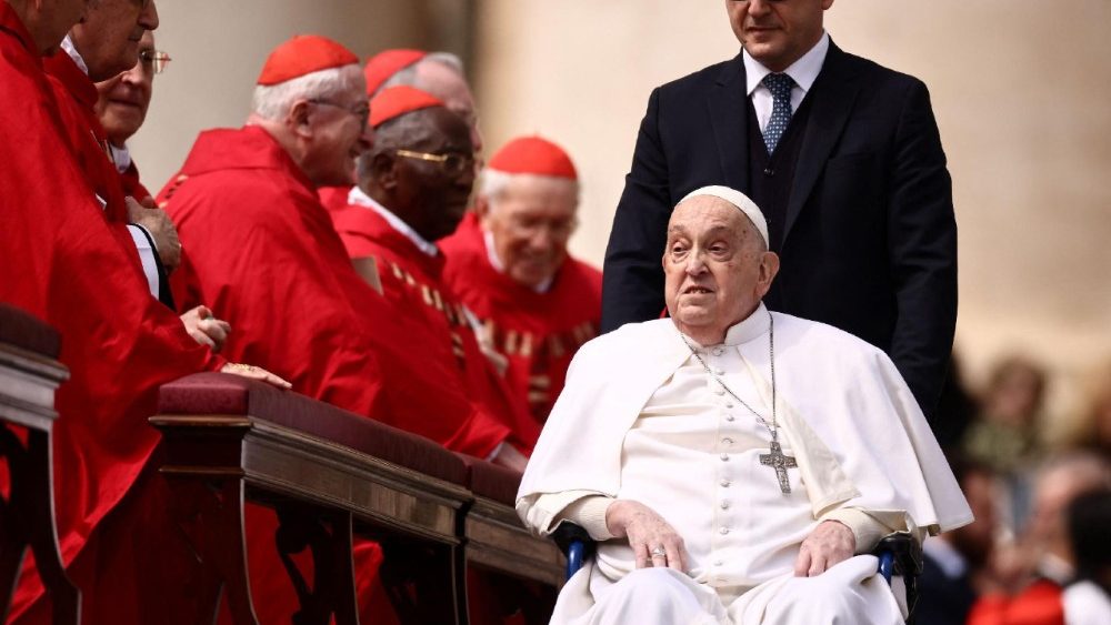 Der 88-jährige Papst grüßte Kardinäle