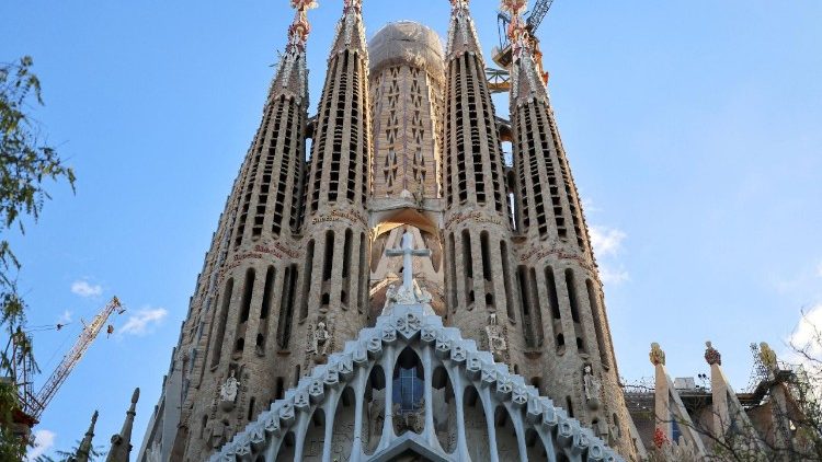 La Sagrada Familia, initiée en 1882, encore en construction aujourd’hui. 