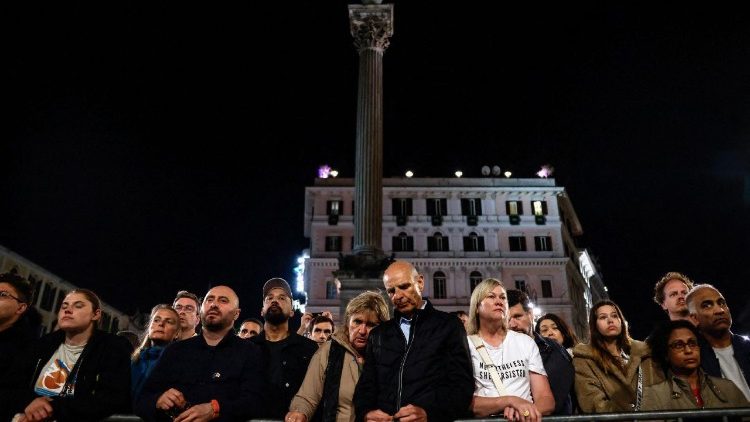 Rosenkranzgebet vor Santa Maria Maggiore