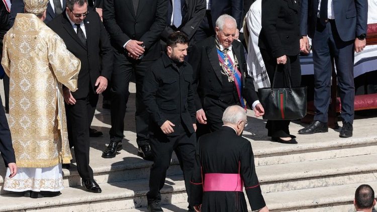 Schewtschuk und Selenskyj auf dem Petersplatz