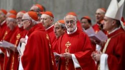 Кардынал Крыстабаль Лопэс Рамэра (у цэнтры)