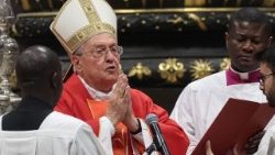 திருப்பலியின்போது கர்தினால் லெயோனார்தோ சாந்திரி 