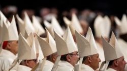 संत पेत्रुस महागिरजाघर में दिवंगत पोप फ्राँसिस का ख्रीस्तयाग