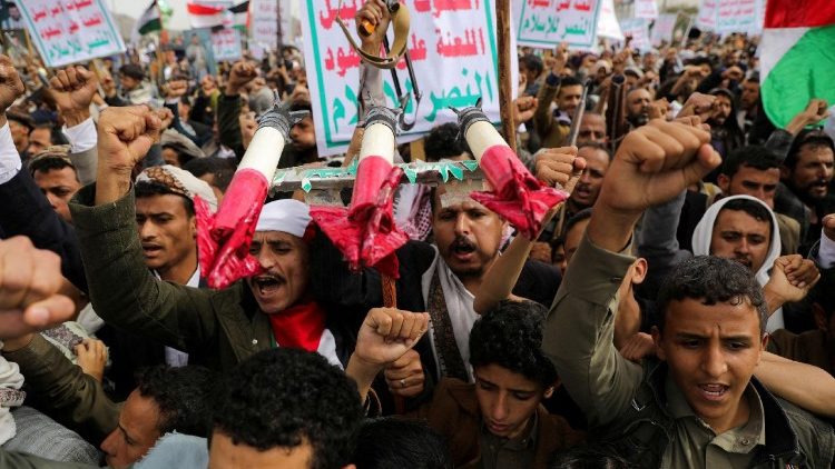 Եմէն, ցոյցեր