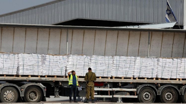 Llegada de los primeros camiones de ayuda a Gaza.