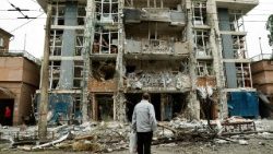 இரஷ்யாவால் சிதைக்கப்பட்ட உக்ரைன் கட்டிடம் 