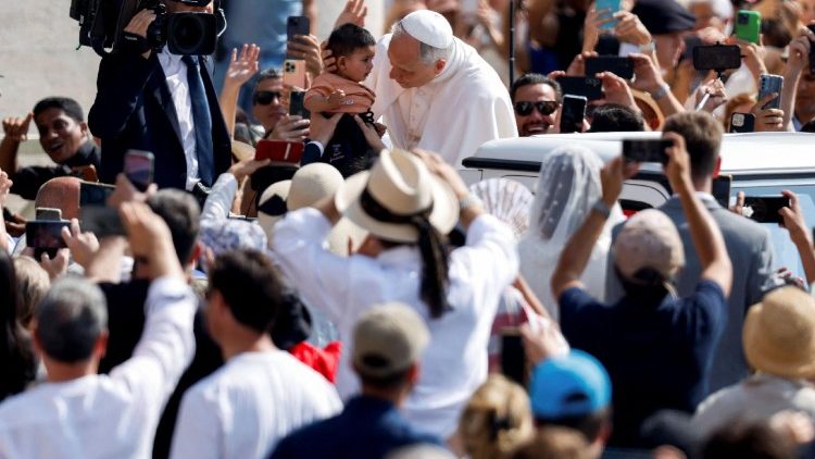 Հրապարակային ունկնդրութիւն