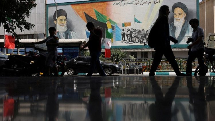 Le prime immagini del cessate il fuoco a Teheran dopo  12 giorni di guerra