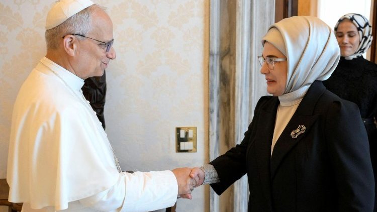 Turcijas Republikas prezidenta dzīvesbiedre tiekas ar pāvestu