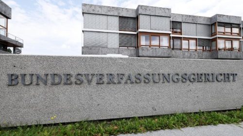 D: Debatte über Kirche und Tagespolitik