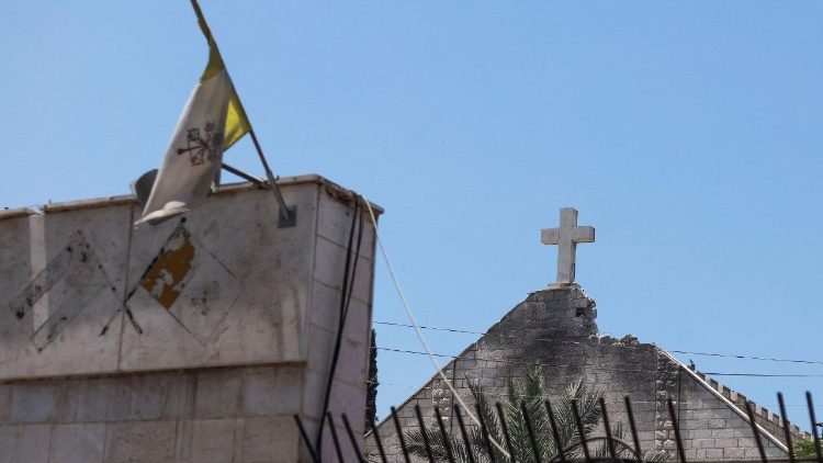 L'église latine de la Sainte-Famille après la frappe israélienne, à Gaza, le 18 juillet 2025. 