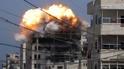 காசா நகர்மீது தாக்குதல் நடத்திய இஸ்ரேல் 