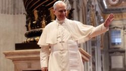 Papa Leon al XIV-lea în bazilica San Pietro, marți, 29 iulie 2025, la finalul Sfintei Liturghii prezidată de cardinalul Tagle în contextul Jubileului influencerilor catolici și a misionarilor digitali