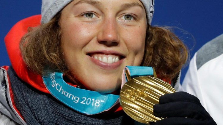 Laura Dahlmeier mit der Goldmedaille in Pyeongchang 2018 bei den Olympischen Winterspielen - Am Montag verunglückte sie tödlich beim Bergsteigen