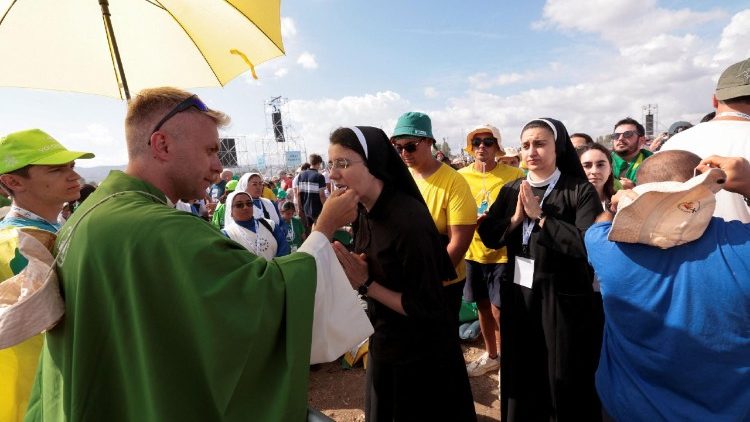 Vijana jengeni urafiki na Kristo Yesu kwa: Sala, Neno, Sakramenti na Ushuhuda