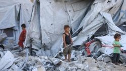 Những trẻ em ở trại tị nạn Gaza