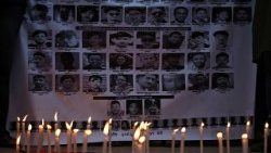 काठमाण्डू में संसद भवन के समक्ष हालिया हिंसा में मारे गये लोगों के आदर में मोमबत्तियाँ जलाई गईं, 17.09.2025