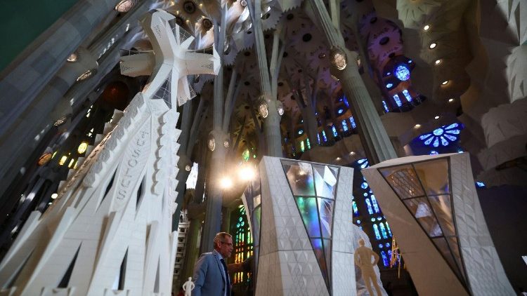 Галоўны архітэктар Саграда Фамілія Джордзі Фаулі ля "Вежы Езуса Хрыста"