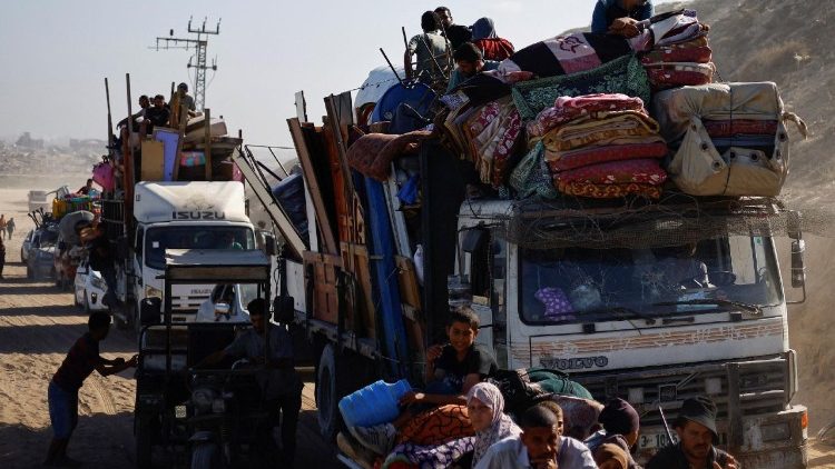 Palästinenser flüchten an diesem Sonntag vor der israelischen Offensive aus Gaza-Stadt
