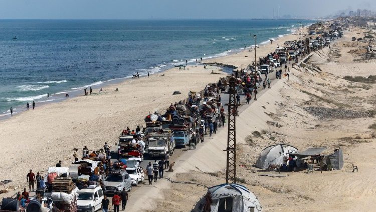 Folket flyr Gaza city