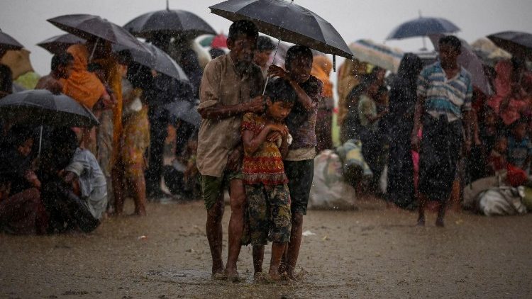 In arrivo nelle Filippine una tempesta che potrebbe provocare un'onda anomala potenzialmente letale