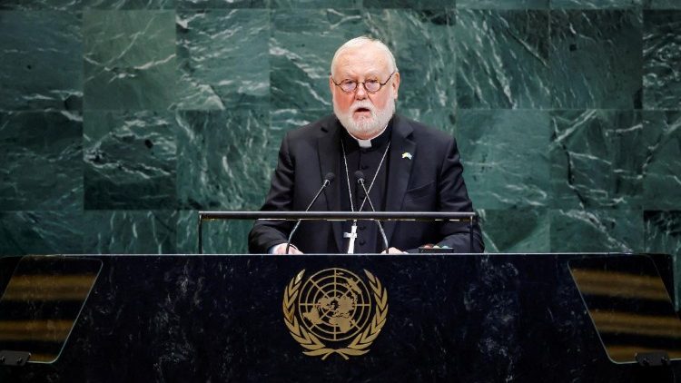 Mgr Paul Richard Gallagher, secrétaire du Saint-Siège pour les relations avec les États et les organisations internationales, intervenant lors de l'Assemblée générale de l'ONU, à New York, le 29 septembre 2025. 