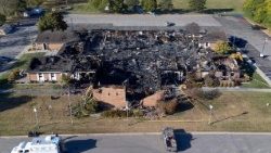 Nhà thờ của Giáo hội Các Thánh Hữu Ngày Sau của Chúa Giêsu Kitô ở Grand Blanc, Michigan, sau vụ tấn công 