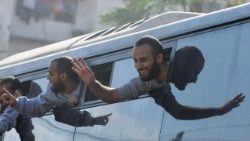 Hostages-prisoners swap deal between Hamas and Israel