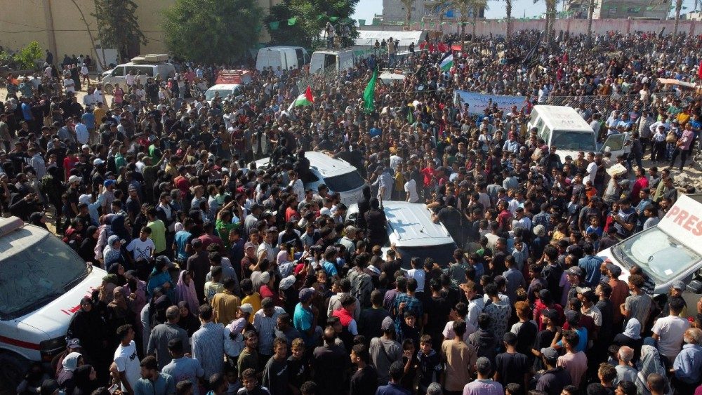 Hostages-prisoners swap and ceasefire deal between Hamas and Israel