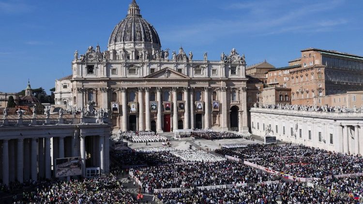 Jelen volt a világegyház... 