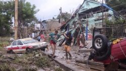 Strade allagate a Pozo Rica, nello Stato di Veracruz, in Messico