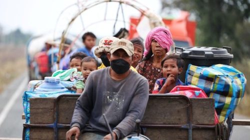 Thailandia-Cambogia, 500 mila evacuati al confine