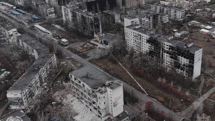 Imagens a&eacute;reas captadas por drone mostram uma &aacute;rea residencial danificada por cont&iacute;nuos ataques militares russos, em meio ao ataque da R&uacute;ssia &agrave; Ucr&acirc;nia, na cidade de Kostiantynivka, regi&atilde;o de Donetsk, Ucr&acirc;nia, em 12 de dezembro de 2025.