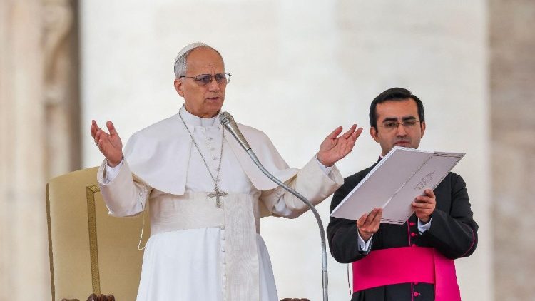 संत पापा का आशीर्वाद